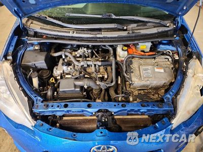 Zdjęcie 11 z 12 samochodu: 2012 TOYOTA PRIUS C VIN:JTDKDTB39C1017450 - miniatura