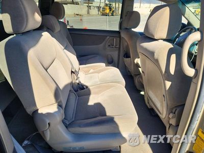 Zdjęcie 11 z 13 samochodu: 2004 TOYOTA SIENNA LE 8 PASSENGER VIN:5TDZA23C44S149066 - miniatura