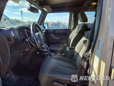 Zdjęcie 7 z 13 samochodu: 2017 JEEP WRANGLER UNLIMITED SPORT VIN:1C4BJWDG1HL652796 - miniatura