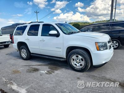 Czwarte zdjęcie samochodu z boku: 2013 CHEVROLET TAHOE K1500 LT VIN:1GNSKBE06DR243876 - miniatura