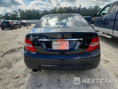 Zdjęcie 6 z 12 samochodu: 2013 MERCEDES-BENZ C 250 VIN:WDDGF4HB6DA850344 - miniatura