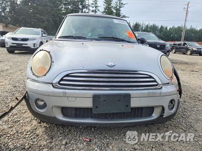 Piąte zdjęcie samochodu w środku: 2007 MINI COOPER VIN:WMWMF33537TT52438 - miniatura
