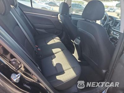Zdjęcie 10 z 12 samochodu: 2018 HYUNDAI ELANTRA SE VIN:5NPD74LF8JH354566 - miniatura