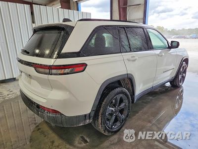 Trzecie zdjęcie samochodu z tyłu: 2023 JEEP GRAND CHEROKEE LAREDO VIN:1C4RJHAG8PC517490 - miniatura