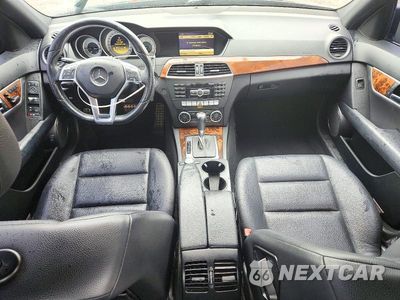 Zdjęcie 8 z 12 samochodu: 2012 MERCEDES-BENZ C 300 4MATIC VIN:WDDGF8BB0CR200148 - miniatura
