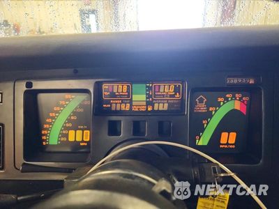 Zdjęcie 9 z 12 samochodu: 1986 CHEVROLET CORVETTE VIN:1G1YY0783G5118251 - miniatura