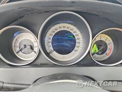 Zdjęcie 9 z 12 samochodu: 2012 MERCEDES-BENZ C 250 VIN:WDDGF4HB6CR218461 - miniatura