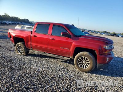 Czwarte zdjęcie samochodu z boku: 2018 CHEVROLET SILVERADO K1500 LT VIN:3GCUKREC4JG459161 - miniatura
