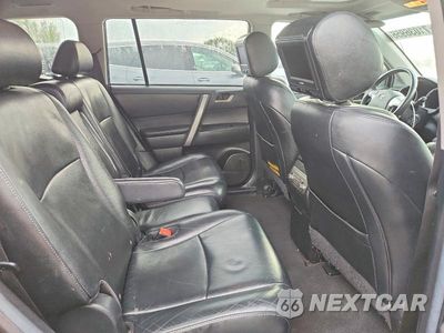 Zdjęcie 11 z 13 samochodu: 2012 TOYOTA HIGHLANDER SE VIN:5TDBK3EH3CS102722 - miniatura