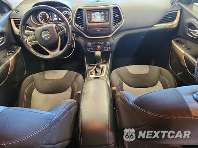 Zdjęcie 8 z 12 samochodu: 2018 JEEP CHEROKEE LATITUDE VIN:1C4PJLCB6JD553708 - miniatura