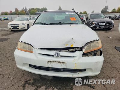 Piąte zdjęcie samochodu w środku: 2000 HONDA ACCORD LX VIN:3HGCG6659YG702888 - miniatura