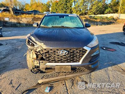 Piąte zdjęcie samochodu w środku: 2019 HYUNDAI TUCSON VALUE VIN:KM8J3CA42KU935851 - miniatura
