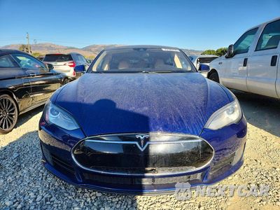 Piąte zdjęcie samochodu w środku: 2015 TESLA MODEL S VIN:5YJSA1E18FF105165 - miniatura