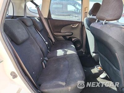 Zdjęcie 10 z 13 samochodu: 2013 HONDA FIT SPORT VIN:JHMGE8H51DC043943 - miniatura