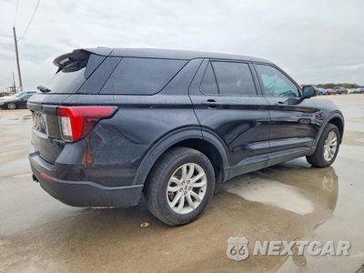 Trzecie zdjęcie samochodu z tyłu: 2025 FORD EXPLORER POLICE INTERCEPTOR VIN:1FM5K8AW2SGB86809 - miniatura