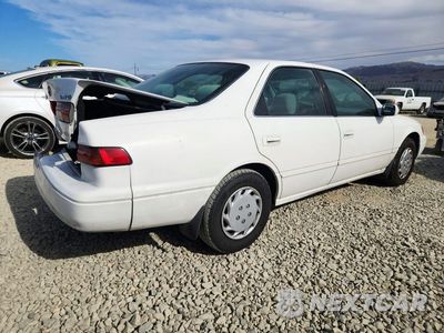 Trzecie zdjęcie samochodu z tyłu: 1999 TOYOTA CAMRY LE VIN:JT2BG22K0X0365313 - miniatura
