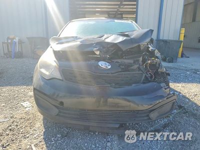 Piąte zdjęcie samochodu w środku: 2015 KIA RIO LX VIN:KNADM4A38F6468129 - miniatura