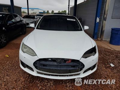 Piąte zdjęcie samochodu w środku: 2013 TESLA MODEL S VIN:5YJSA1DP3DFP22430 - miniatura
