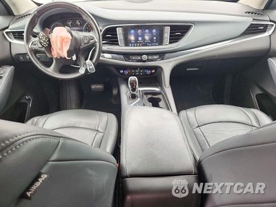Zdjęcie 8 z 13 samochodu: 2020 BUICK ENCLAVE ESSENCE VIN:5GAERBKW6LJ281133 - miniatura