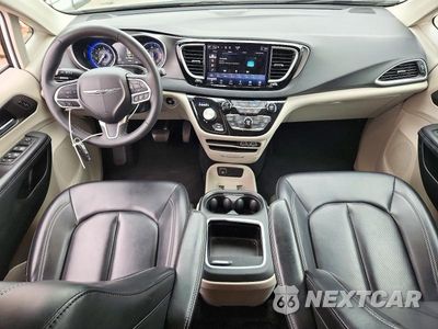 Zdjęcie 8 z 13 samochodu: 2023 CHRYSLER PACIFICA TOURING L VIN:2C4RC1BG6PR620690 - miniatura