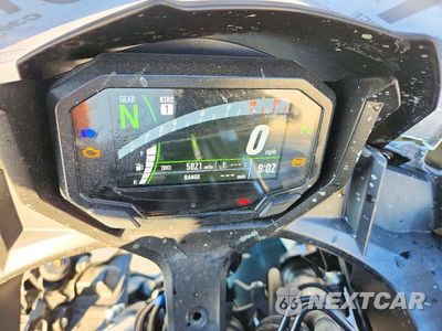 Zdjęcie 7 z 9 samochodu: 2025 KAWASAKI EX650 P VIN:ML5EXEP16SDAE7891 - miniatura