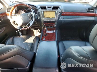 Zdjęcie 8 z 12 samochodu: 2008 LEXUS LS 460 VIN:JTHBL46F185059946 - miniatura