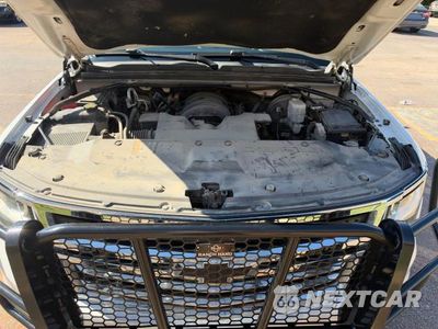 Zdjęcie 7 z 14 samochodu: 2018 CHEVROLET SUBURBAN K1500 LT VIN:1GNSKHKC1JR396954 - miniatura