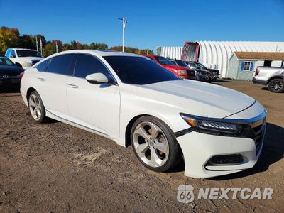Czwarte zdjęcie samochodu z boku: 2018 HONDA ACCORD TOURING VIN:1HGCV2F96JA029628 - miniatura