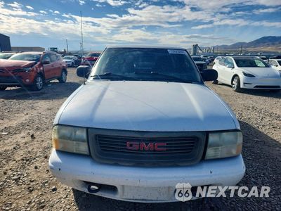 Piąte zdjęcie samochodu w środku: 2002 GMC SONOMA VIN:1GTDT19W028189193 - miniatura