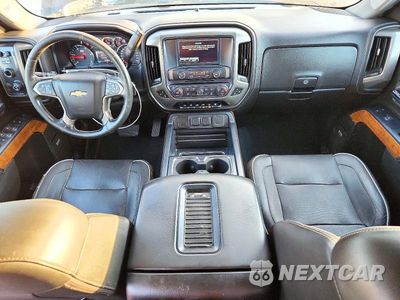 Zdjęcie 8 z 13 samochodu: 2019 CHEVROLET SILVERADO K3500 HIGH COUNTRY VIN:1GC4KYEY3KF156395 - miniatura