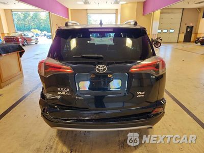Zdjęcie 6 z 13 samochodu: 2018 TOYOTA RAV4 XLE VIN:JTMRFREV9JJ178371 - miniatura