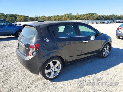 Trzecie zdjęcie samochodu z tyłu: 2015 CHEVROLET SONIC LTZ VIN:1G1JE6SB2F4122280 - miniatura