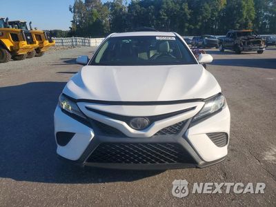 Piąte zdjęcie samochodu w środku: 2018 TOYOTA CAMRY SE VIN:4T1B11HK4JU597337 - miniatura