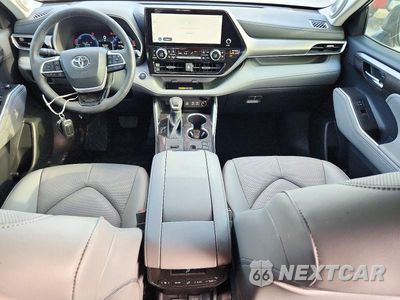 Zdjęcie 8 z 13 samochodu: 2026 TOYOTA HIGHLANDER HYBRID LIMITED VIN:5TDXBRCH8TS717908 - miniatura