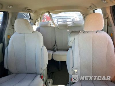 Zdjęcie 10 z 13 samochodu: 2011 TOYOTA SIENNA LE VIN:5TDKK3DCXBS042796 - miniatura