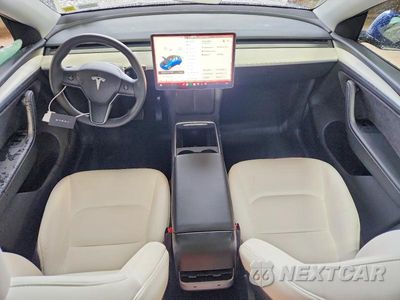 Zdjęcie 8 z 13 samochodu: 2024 TESLA MODEL Y VIN:7SAYGDEE2RA215372 - miniatura