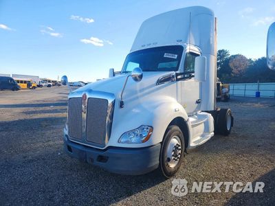2014 KENWORTH T680 SEMI TRUCK 1XKYA48X3EJ403050 - główne zdjęcie licytacji z USA - miniatura