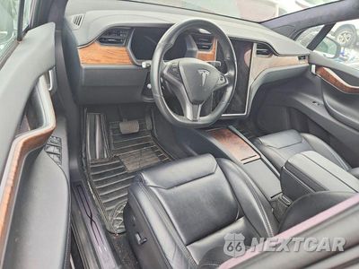 Zdjęcie 8 z 12 samochodu: 2019 TESLA MODEL X VIN:5YJXCAE2XKF186270 - miniatura