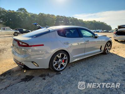 Trzecie zdjęcie samochodu z tyłu: 2019 KIA STINGER GT2 VIN:KNAE55LC2K6052673 - miniatura