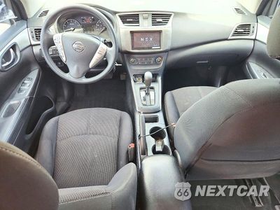 Zdjęcie 8 z 12 samochodu: 2017 NISSAN SENTRA S VIN:3N1AB7AP1HY229973 - miniatura
