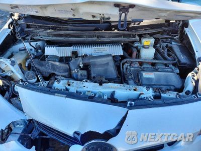 Zdjęcie 11 z 12 samochodu: 2014 TOYOTA PRIUS FOUR VIN:JTDKN3DU6E0383958 - miniatura