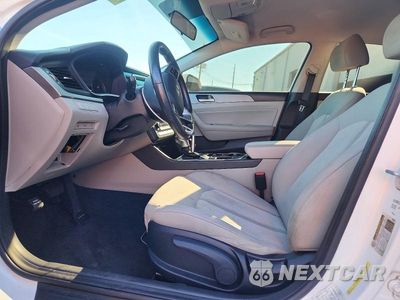 Zdjęcie 7 z 12 samochodu: 2019 HYUNDAI SONATA HYBRID SE VIN:KMHE24L34KA091683 - miniatura