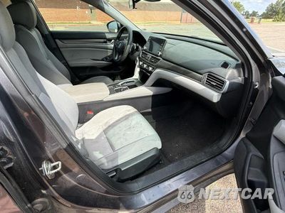 Piąte zdjęcie samochodu w środku: 2019 HONDA ACCORD HYBRID VIN:1HGCV3F1XKA002546 - miniatura
