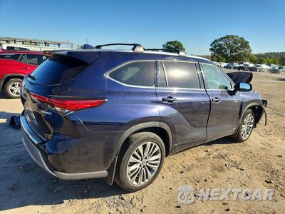 Trzecie zdjęcie samochodu z tyłu: 2020 TOYOTA HIGHLANDER HYBRID PLATINUM VIN:5TDEBRCH0LS007554 - miniatura