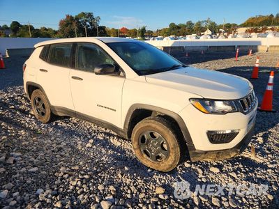 Czwarte zdjęcie samochodu z boku: 2019 JEEP COMPASS SPORT VIN:3C4NJDAB3KT744997 - miniatura