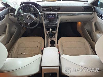 Zdjęcie 8 z 12 samochodu: 2018 VOLKSWAGEN PASSAT SE VIN:1VWBA7A33JC026158 - miniatura