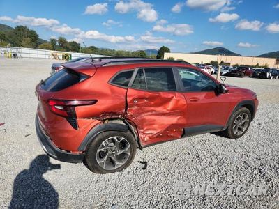 Trzecie zdjęcie samochodu z tyłu: 2024 CHEVROLET TRAX 1LT VIN:KL77LHE26RC038470 - miniatura