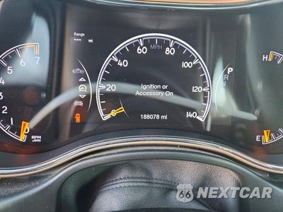 Zdjęcie 9 z 12 samochodu: 2016 JEEP GRAND CHEROKEE SUMMIT VIN:1C4RJEJG5GC314670 - miniatura