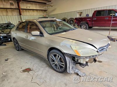 Czwarte zdjęcie samochodu z boku: 2004 HONDA ACCORD EX VIN:1HGCM66814A018364 - miniatura
