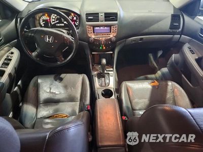 Zdjęcie 8 z 12 samochodu: 2006 HONDA ACCORD EX VIN:1HGCM56876A113847 - miniatura